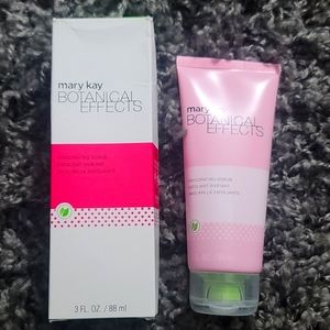 💗NIB Botanical Effects Invigorating Scrub💗